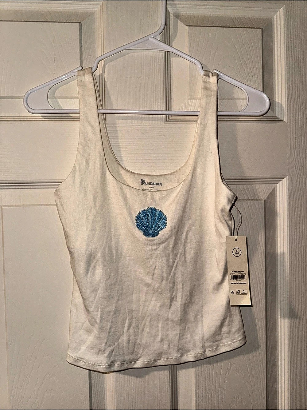 No Boundaries Shell Embroidery Tank Top in White & Blue Size Small NWT